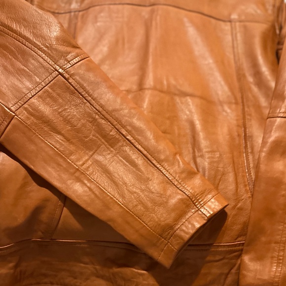 A Leather Jacket - Picture 4 of 6